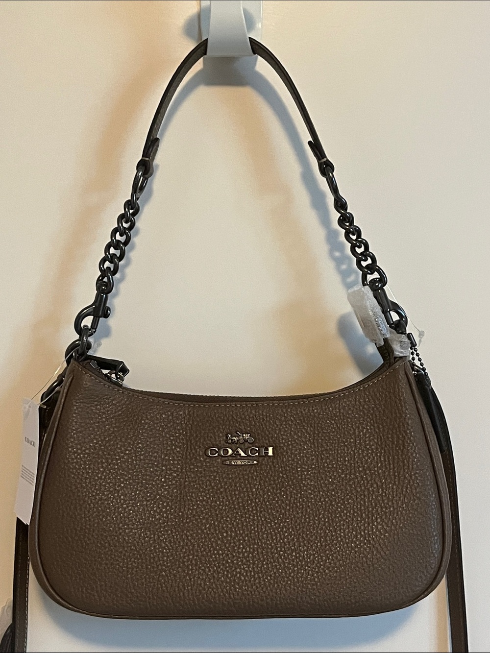 NWT Coach Teri, Dark Stone Color in Pebbled Leather Bag (Style CV934)
